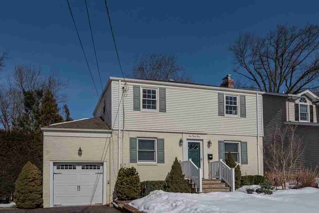 144 Concord Dr River Edge, NJ Presented by North Jersey Partners brokered by eXp Realty